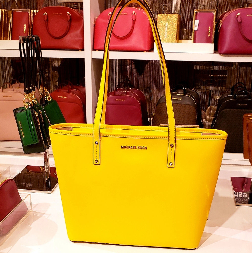 MICHAEL KORS JET SET TRAVEL MD TZ LEATHER TOTE
